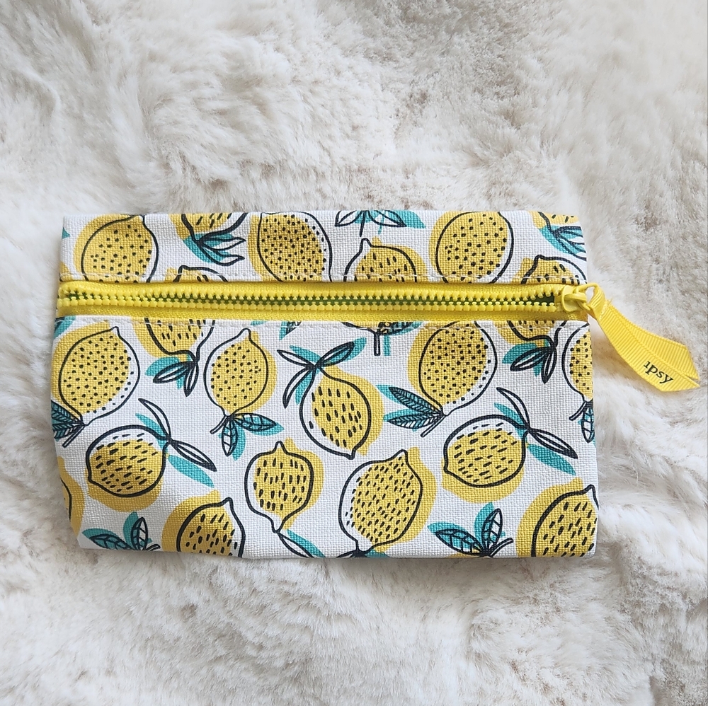 NEW ipsy Lemon Pattern Pouch with Yellow Accent